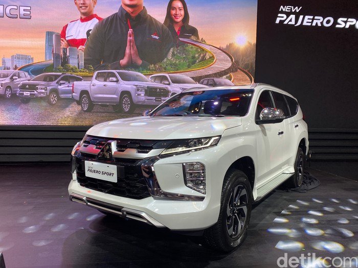 **Mitsubishi Pajero Sport: Ketangguhan untuk Medan Berat dan Blusukan**