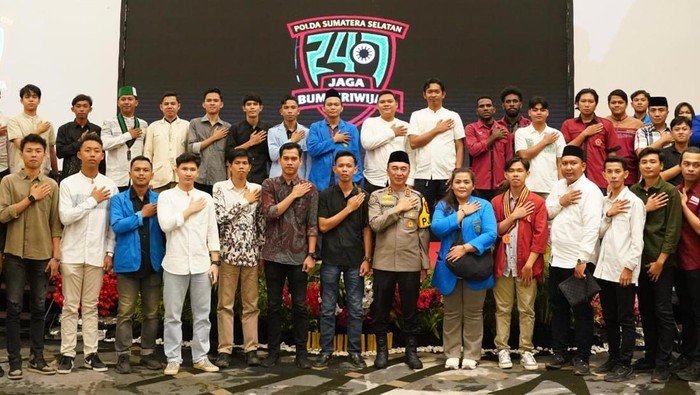 **Bukber dengan Mahasiswa, Kapolda Sumsel Ajak Pemuda Jaga Narasi Persatuan**