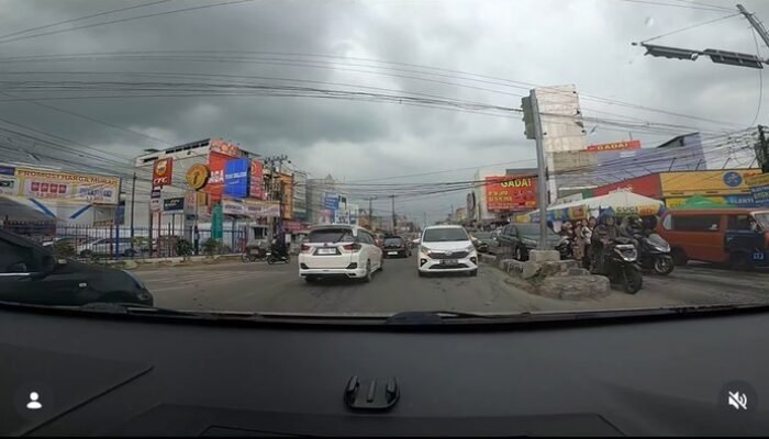 Rentetan Peristiwa Pengendara LCGC Lawan Arah yang Bikin Emosi: Kisah Tragis Di Balik Kecepatan