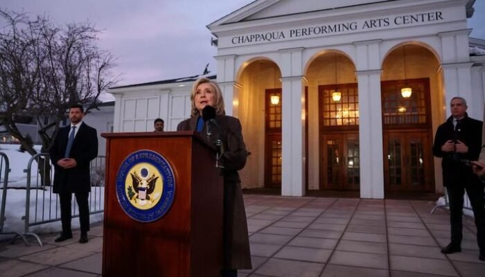 **7 Jam Ditanyai Kongres AS, Hillary Clinton Ngaku Tak Kenal Epstein: Apa yang Terjadi di Balik Sesi Tertutup itu?**