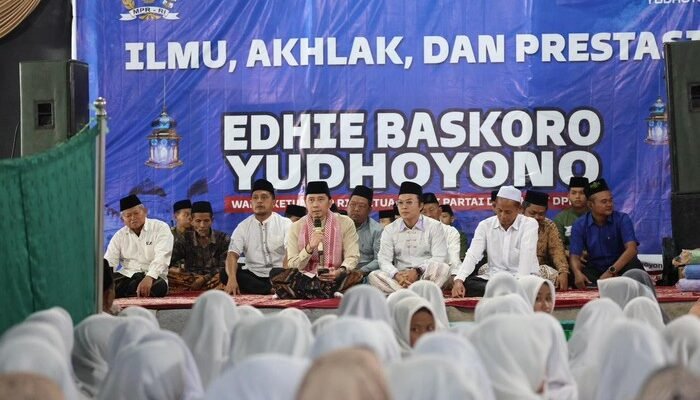 **Ibas: Pesantren, Tiang Negeri dalam Perubahan Bangsa**