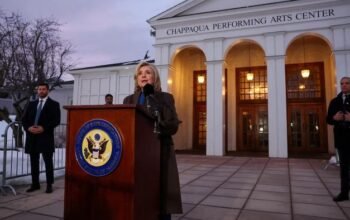 “Hillary Clinton Klaim Tak Kenal Epstein, Kongres AS Bertanya-tanya”