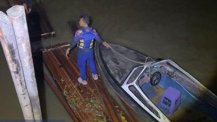 Polisi Beraksi, 10 Rakit Kayu Illegal Logging Diamankan di Riau