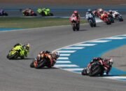 “Hasil MotoGP Thailand: Bezzecchi Juara, Marquez Gagal Finis karena Ban Bocor – Drama Menegangkan di Sirkuit!”