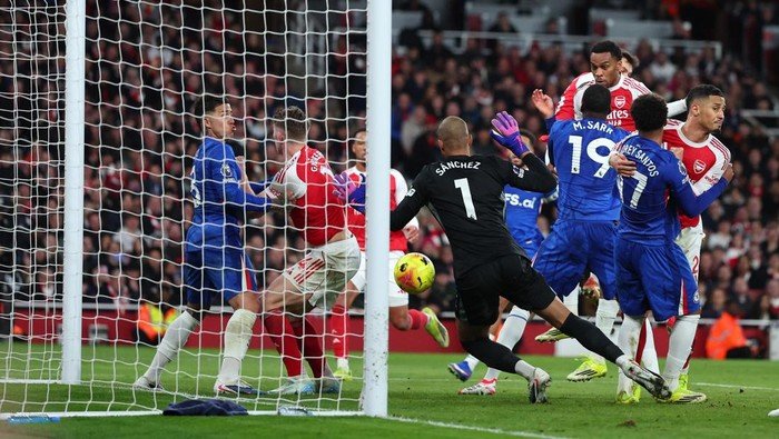 Arsenal Menaklukkan Chelsea dengan 16 Gol dari Sepak Pojok!