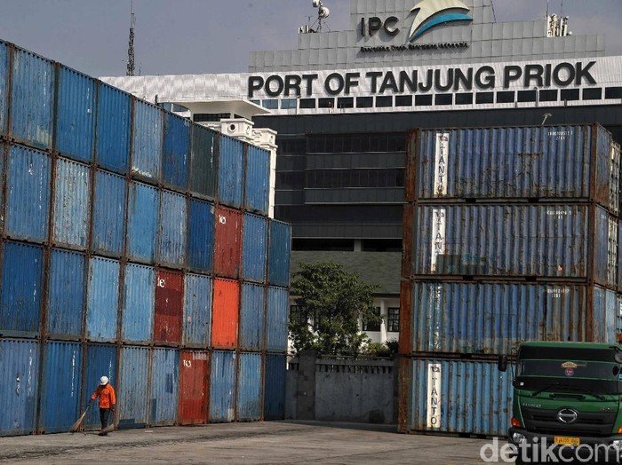 Impor Melejit, Neraca Dagang RI Tetap Surplus US$ 0,95 M!