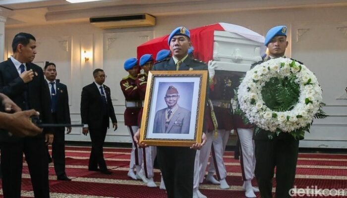 **Muzani Ungkap Permintaan Try Sutrisno Sebelum Wafat: Amendemen UUD 1945**