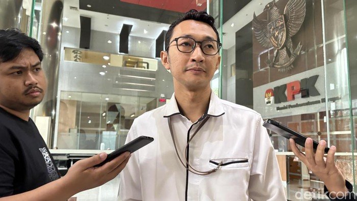 [KPK Tanggap, Gubernur Kaltim Batalkan Mobil Dinas Mewah]