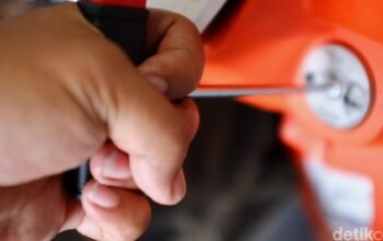 Warga Tangsel Kepergok 2 Maling Motor Bersenjata, aksi Penangkapan Menyita Perhatian