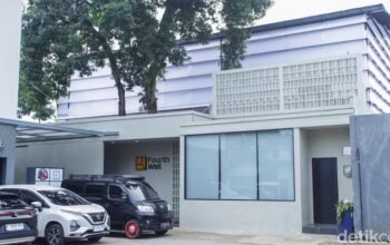 “Lapangan Padel di Cilandak yang Dikeluhkan Bising Bakal Disegel Besok: Konflik Hening atau Kebisingan?”