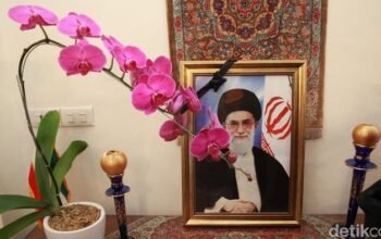 Alireza Arafi Naik sebagai Pemimpin Iran Setelah Khamenei Meninggal Dunia