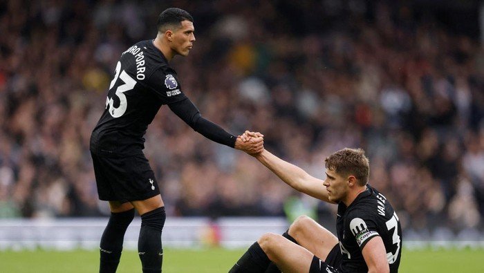 **Jika Tottenham Degradasi, Gaji Pemain Terancam Potong!**