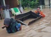 Hujan 1 Malam, Banjir 1,5 Meter Meresahkan Cibeber Cilegon!