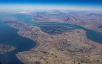 Tegang, Iran Tunggu Pasukan AS di Selat Hormuz: Apakah Perang Dekat?