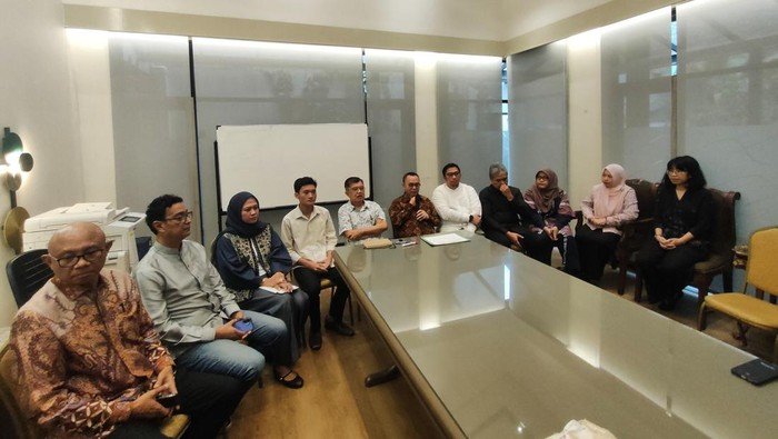 **Sejumlah Tokoh Lintas Generasi Sambangi Kediaman JK, Ini yang Dibahas: Perjuangan untuk Indonesia Lebih Baik**