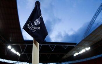 “Tottenham Bisa Kehilangan Rp 5,6 Triliun Andai Terdegradasi: Apa yang Menyelamatkan Klub Ini dari Krisis Finansial?”