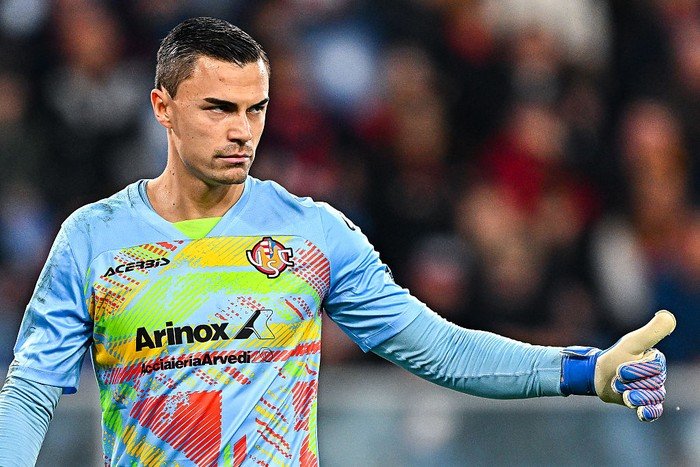 Emil Audero: Pialang Kejutan? Kiper Serie A yang Mungkin Siap Gantikan Ikon!