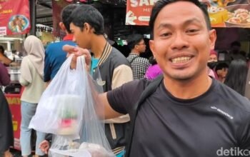 Pelancong Malaysia Jadi Bintang di ‘War’ Takjil Benhil yang Viral di TikTok