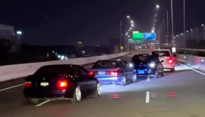 Konvoi Mobil Zig-zag di Tol Becakayu: Polisi Tegur aksi Berbahaya ini!