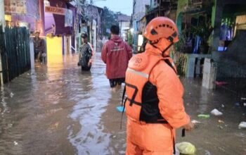 Banjir Menerjang Jakarta, 48 RT dan 16 Jalan Terendam Setelah Hujan Lebat