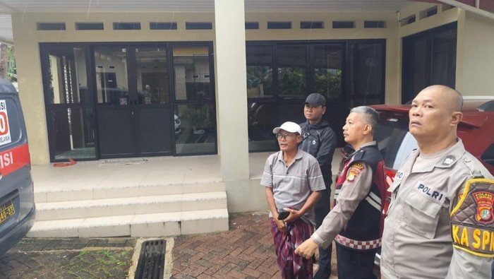 Pencuri Sepeda Depok Terekam CCTV saat Pemiliknya Sedang Salat Tarawih