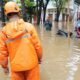 Banjir Jakarta Menerjang 105 RT, Warga Berjuang melawan Genangan