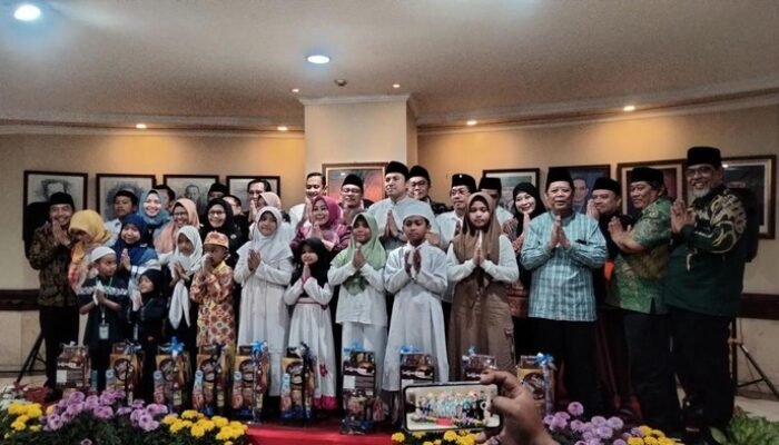 “DPRD Surabaya Buka Puasa Bersama Anak Yatim, Kenang Adi Sutarwijono: Solidaritas dalam Iman”