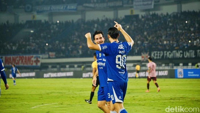 Persib Vs Persik: Maung Bandung Guncang Liga dengan Kemenangan 3-0