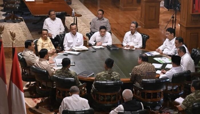 [Prabowo Reuni Menteri di Hambalang untuk Solusi Energi-Pangan Sebelum Lebaran]