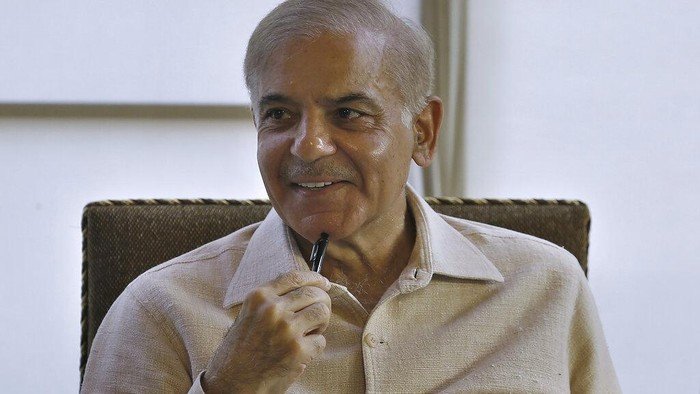 Harga BBM Membalas, Perang Global Gigit Paket WFH-Paksa Libur di Pakistan!