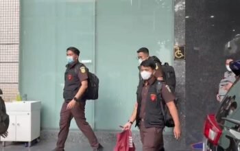 **Kejagung Sita Bukti Elektronik Usai Geledah Komisioner Ombudsman Yeka Hendra: Tanda Baru Perang melawan Korupsi?**