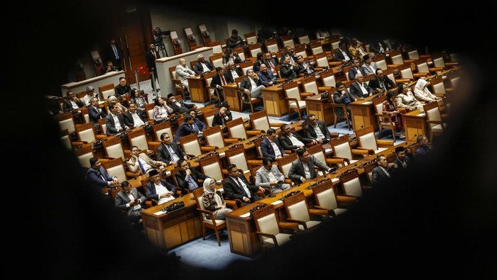 **DPR Gelar Fit and Proper Test untuk Calon Dewan Komisioner OJK, Sidang Paripurna Dilangsungkan Besok**