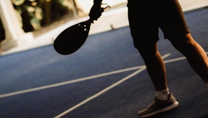 1. “Wanita Di Jakbar Jadi Korban Penipuan Bisnis Raket Padel Rp 300 Juta, Pelaku Ditangkap Polisi”