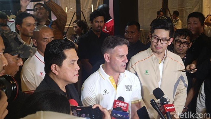 **Pujian John Herdman untuk Jersey Baru Timnas Indonesia: Motif Batik yang Menawan**