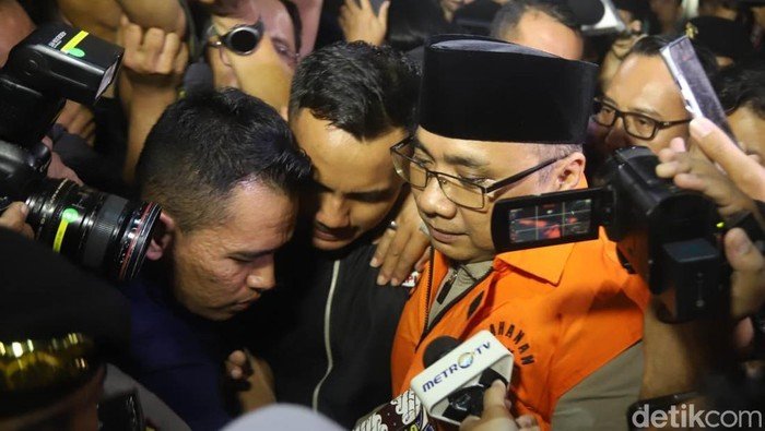 KPK Ungkap Yaqut Sempat 'Kondisikan' Pansus Haji Uang USD 1 Juta Tapi Ditolak: Skandal dalam Pelayanan Haji?
