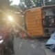 **Darurat! Truk Crane Terguling di Tebet, Jalan Terpotong, Macet Menerjang**