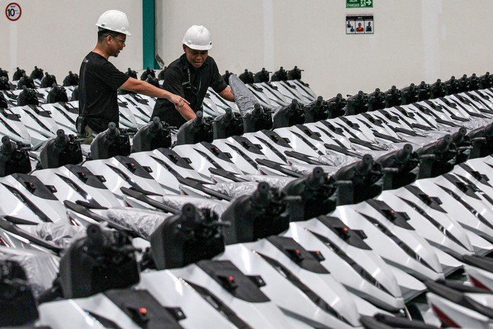 **ALVA Klaim Konsumen Mulai Terbiasa Beli Motor Listrik Tanpa Subsidi: Analisis Penjualan dan Performa**