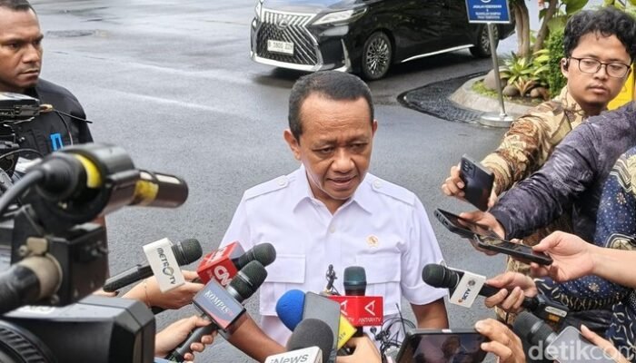 Bahlil Lapor ke Prabowo soal Stok BBM: Bensin Jaminan, Tapi Masalah Lain Menyusul