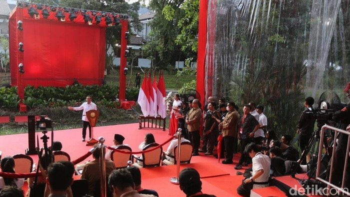 Parkir Taman Bendera Pusaka Terbatas, Warga Diminta Naik Transportasi Publik : Solusi Atau Masalah Baru?