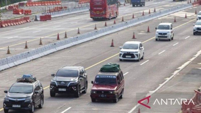 24 Ribu Kendaraan Lintasi Tol Cipali, Arus Mudik Mencapai Puncak pada Pagi Minggu