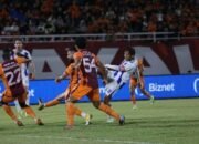 **”Hasil Super League: Persib Ditahan Borneo, Persija Diredam Dewa! Kekalahan yang Bikin Heboh!”**