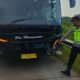 Tragedi Tol Batang: Bus Tabrak 5 Mobil Pemudik, Nyawa Selamat!