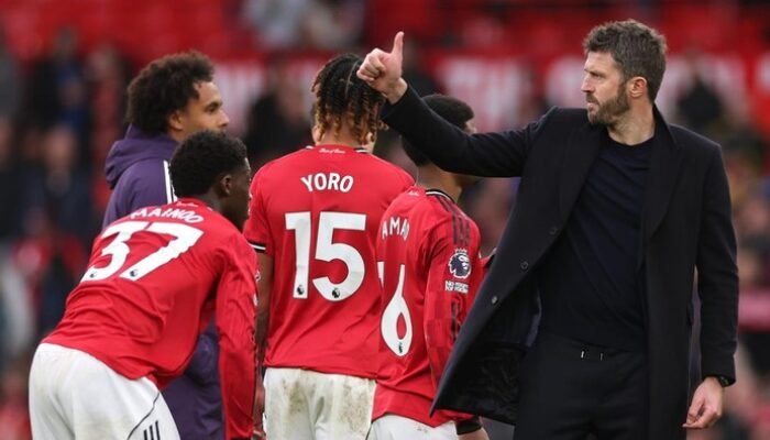 **MU Menang Terus di Old Trafford, Carrick Masuk Daftar Elite**