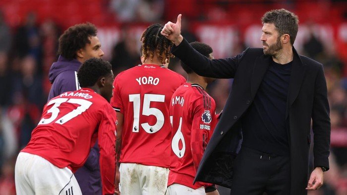 **MU Menang Terus di Old Trafford, Carrick Masuk Daftar Elite**