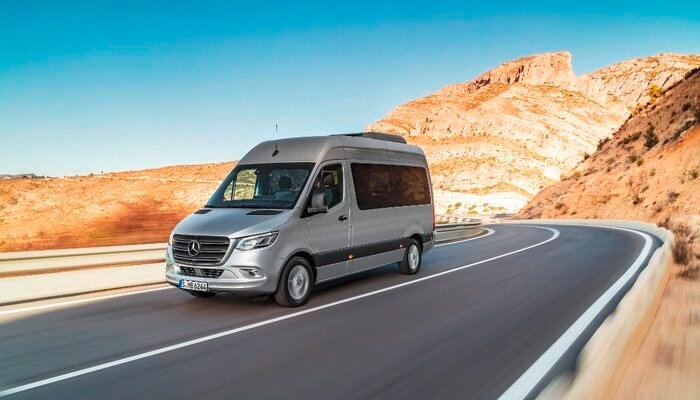 Dedi Mulyadi Sulap Mobil Dinas Mercedes-Benz Jadi Rumah Sakit Keliling: Inovasi Transportasi untuk Kesehatan!