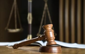 MK Perintahkan Ubah UU Pensiun Eks Pejabat, Gegerkan Perdebatan Publik