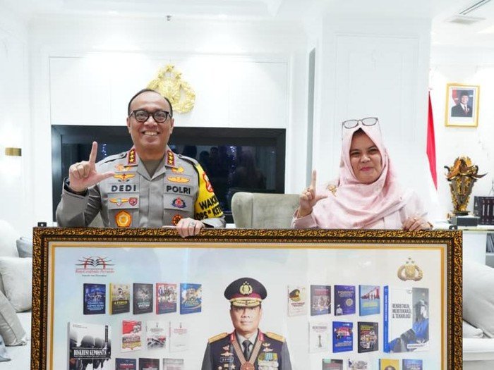 **40 Buku Komjen Dedi Prasetyo Resmi HAKI: Wujud Komitmen Literasi di Kepolisian**