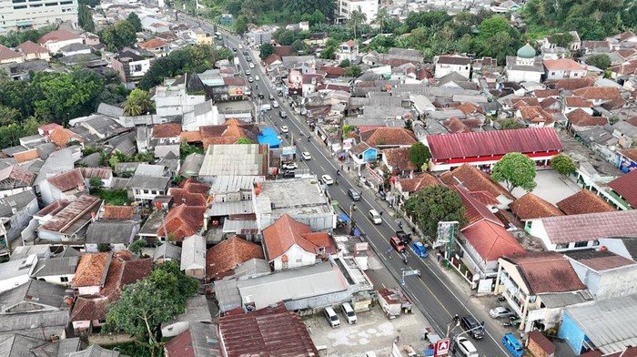 Polisi Bawa Drone-monitoring Jalur Puncak Bogor, Solusi Arus Lalu Lintas Lebaran?