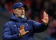 “Igor Tudor: ‘Salah Orang’ yang Mau Sapa Arne Slot, Apakah Ini Pertanda Perubahan Besar di Bola?”