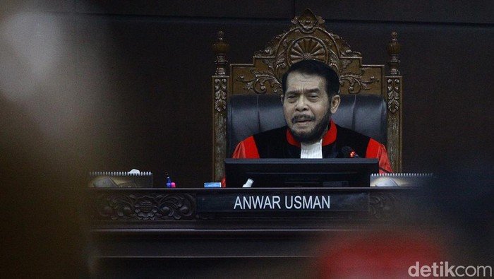Anwar Usman Berikan Ucapan Maaf Menyentuh di Sidang MK Terakhir